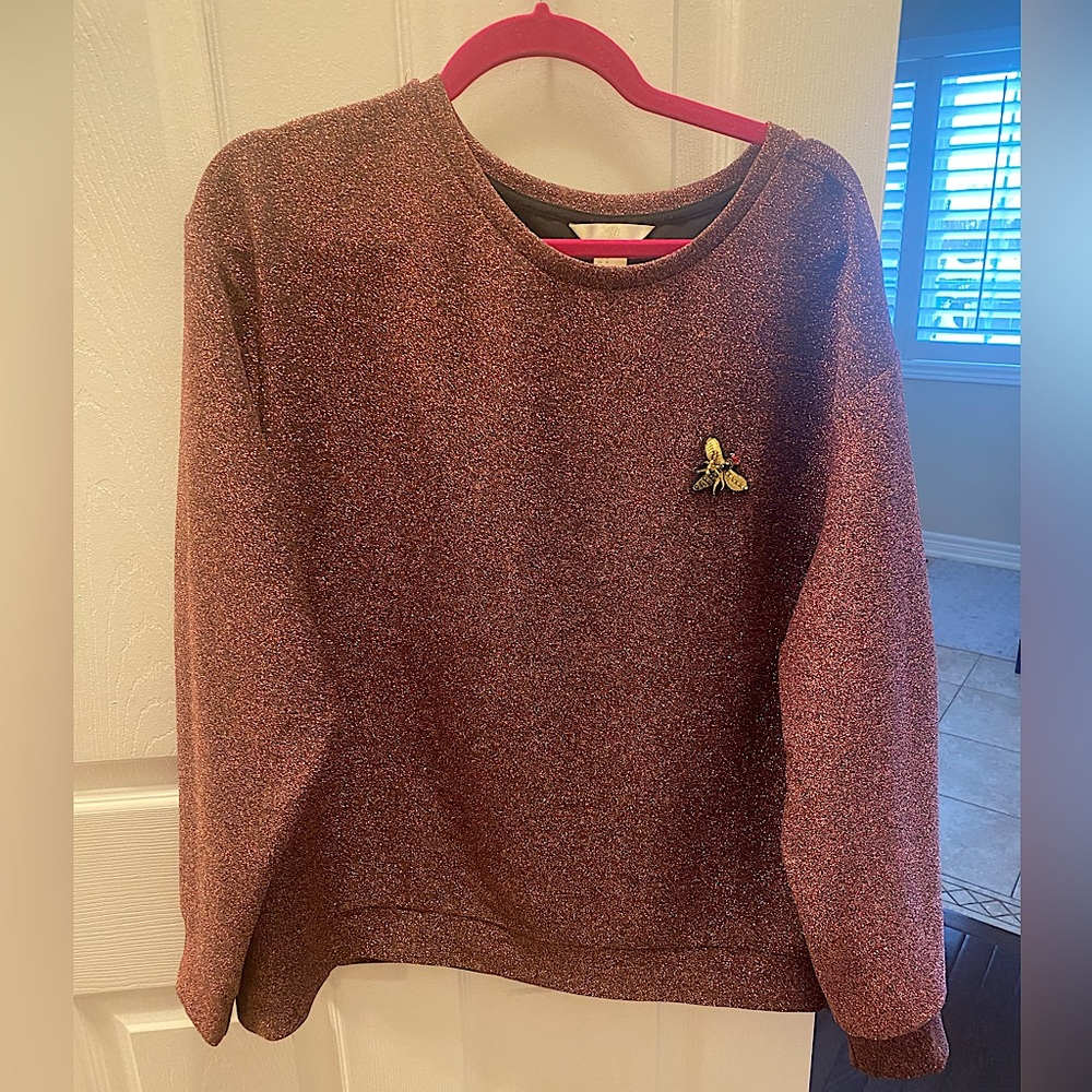 Metallic finish top with Gucci like bee 🐝